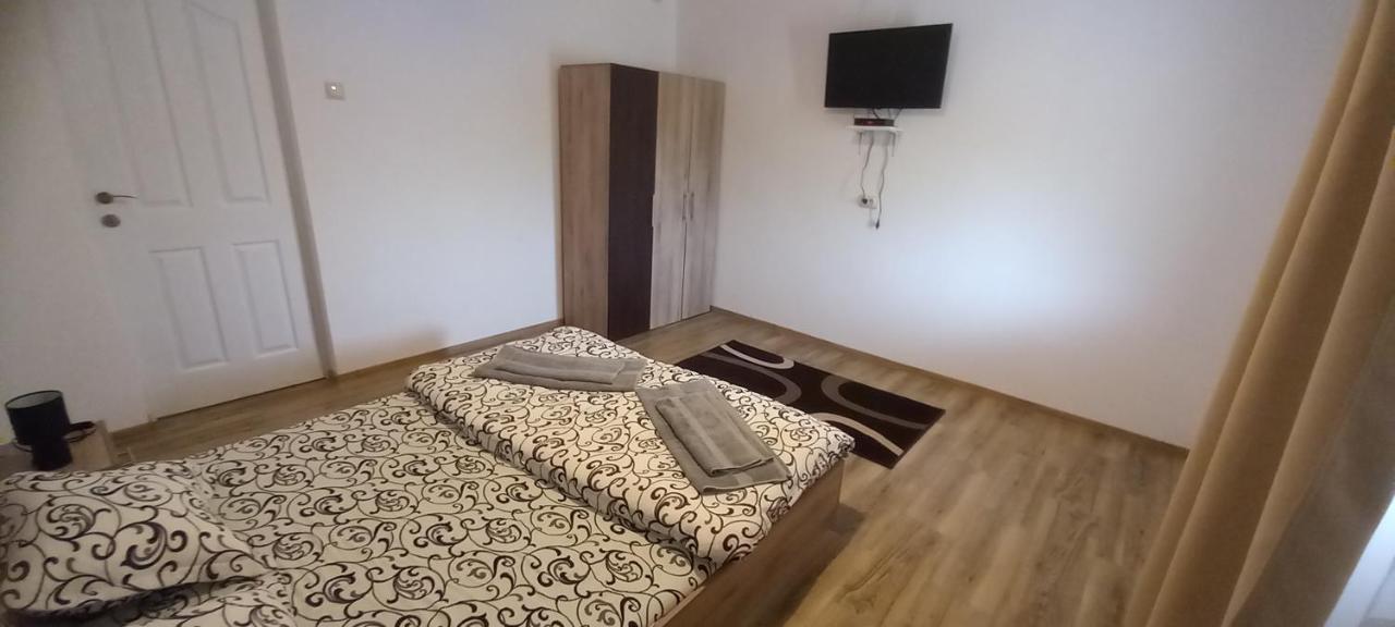 Villa Casa Claudiu Ieşelniţa Exterior foto